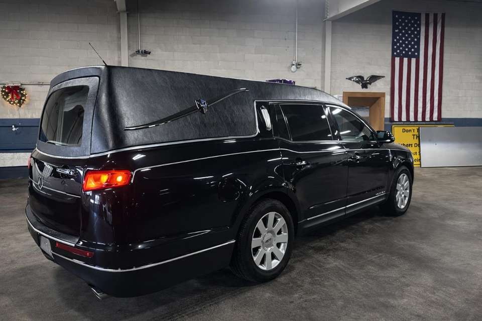 2014 Lincoln MK Town Car Coach Hearse 1766151120736