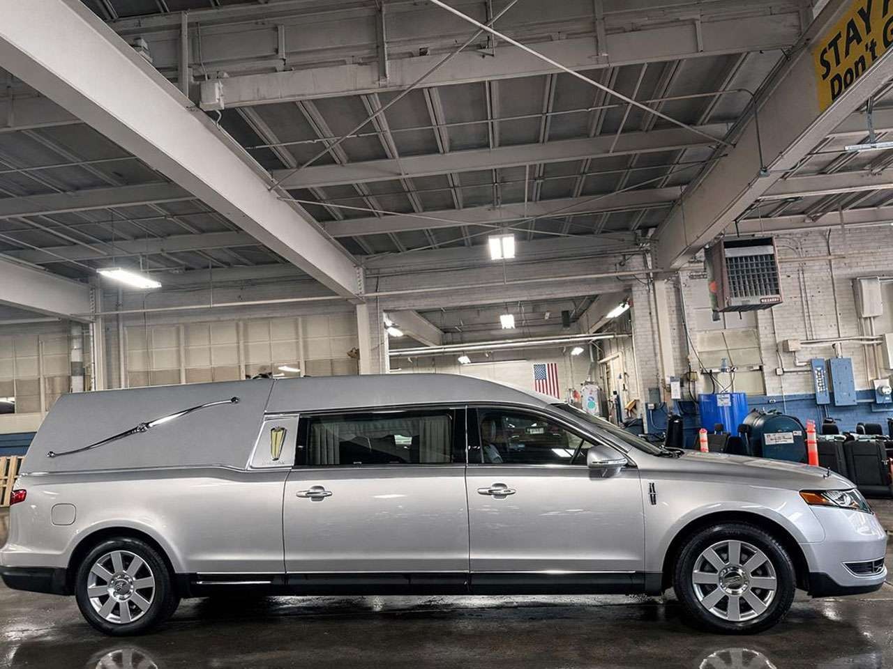 2016 Lincoln MKT Federal Stratford Hearse