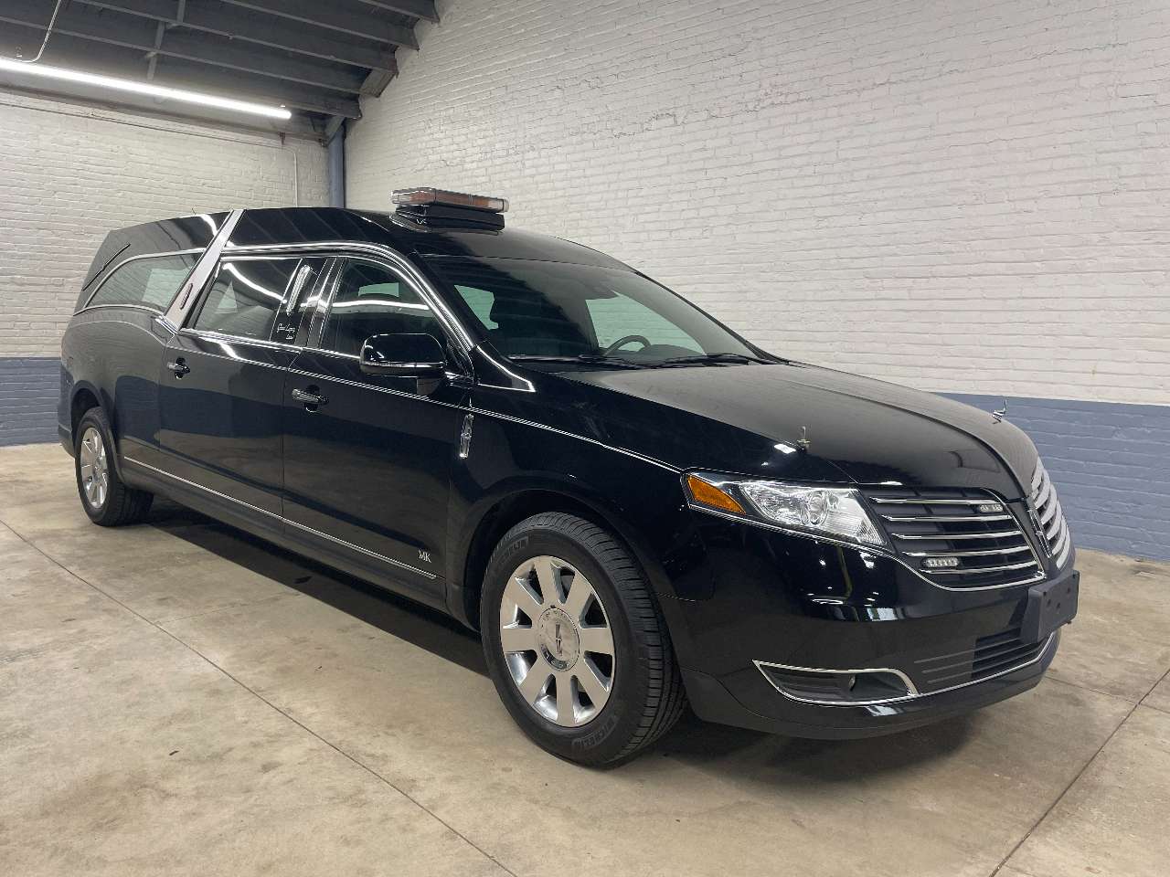 2017 Lincoln MK Grand Legacy Limited Hearse 1663948680243