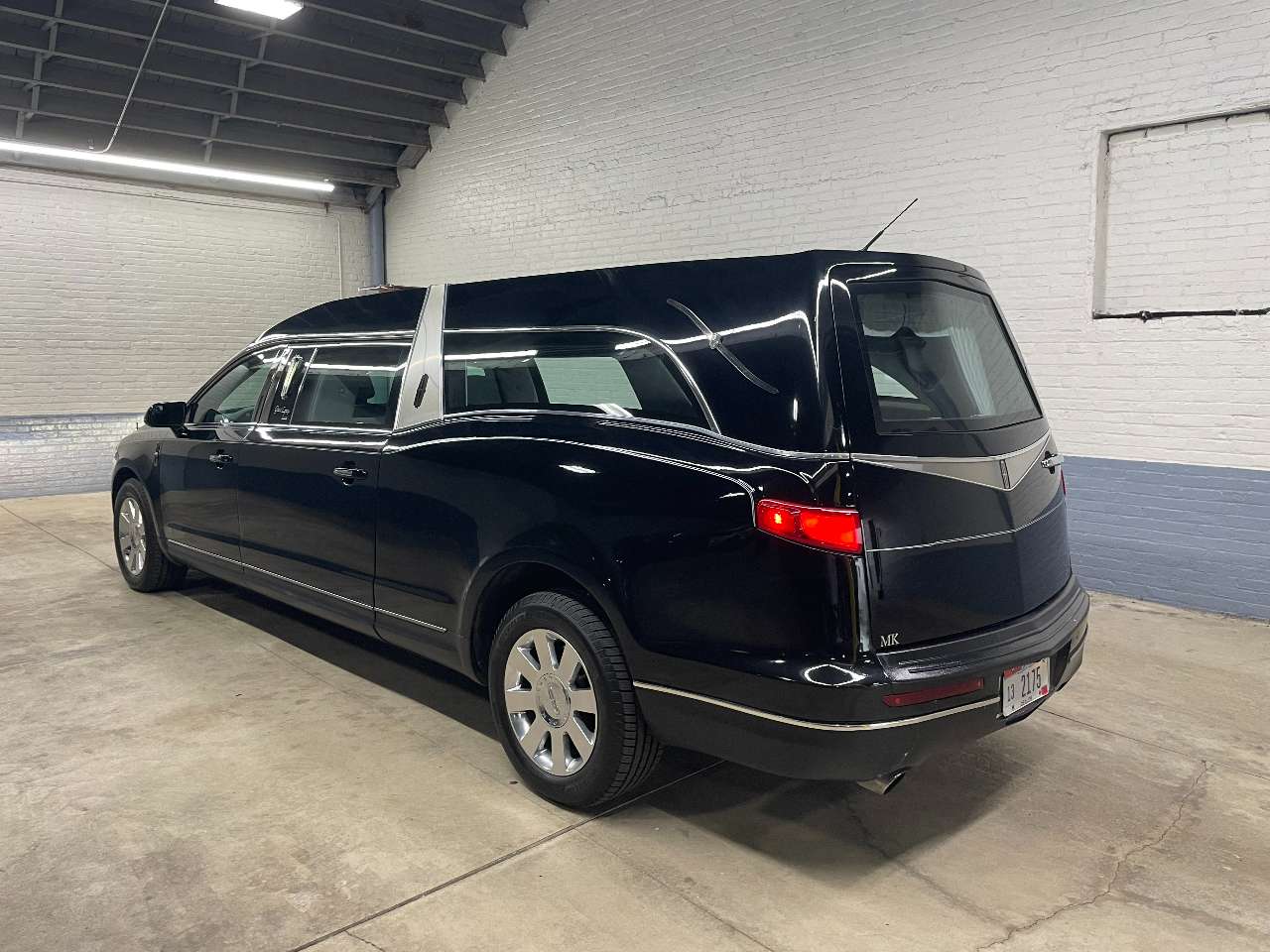 2017 Lincoln MK Grand Legacy Limited Hearse 1663948680251