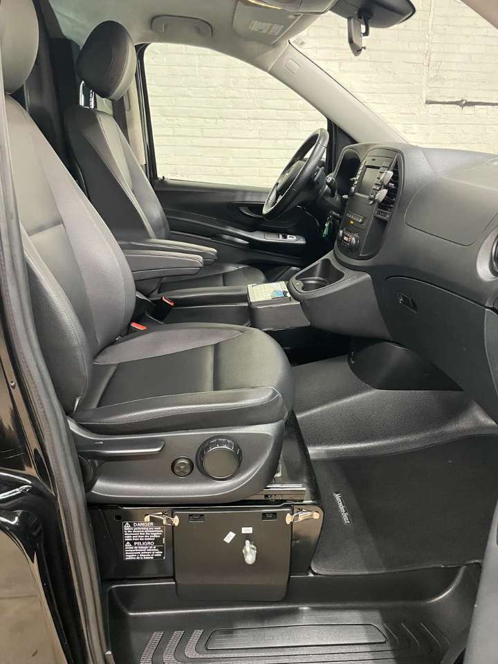 2018 Mercedes Benz Springfield Metris Stretch Limousine 1693996878257