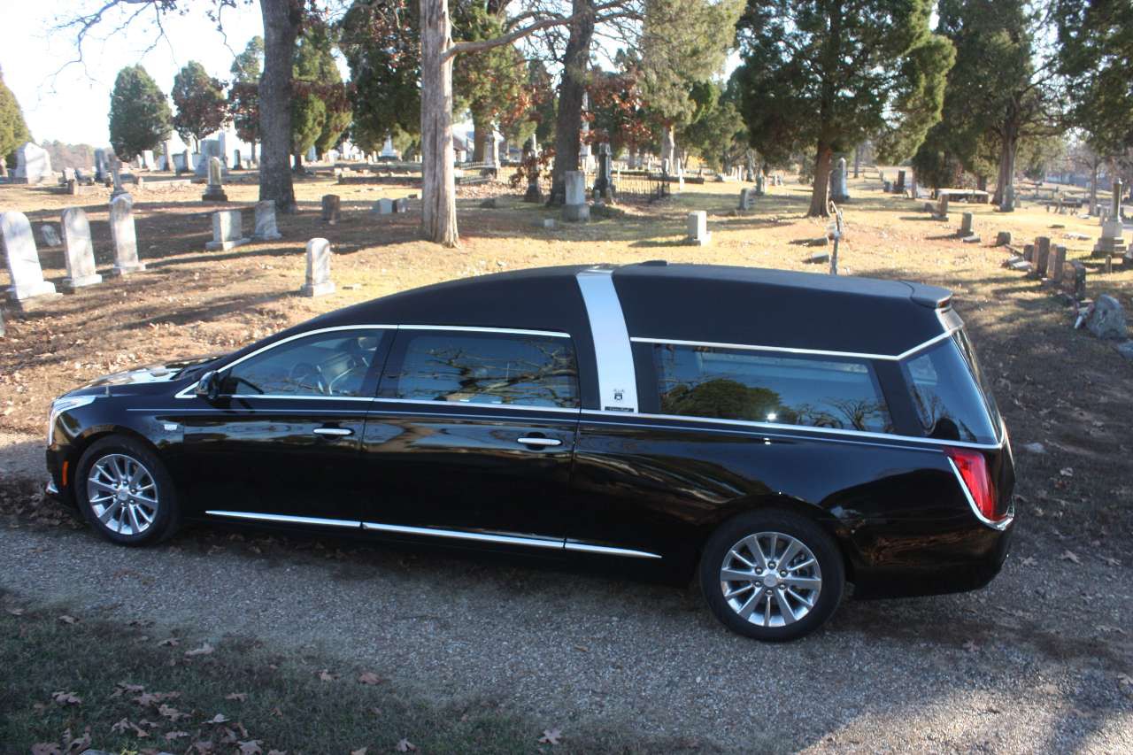 2019 Cadillac Armbruster Stageway Crown Regal Hearse 1701362871422