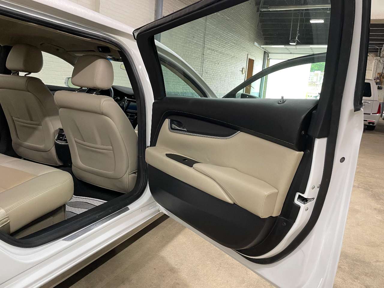 2019 Cadillac Eagle Kingsley Limousine 1695743834377