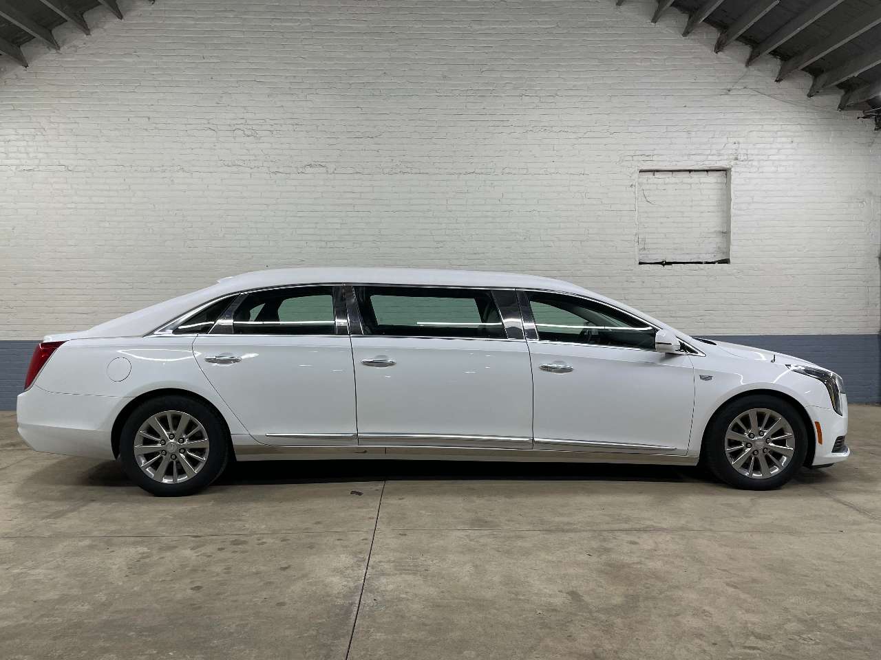 2019 Cadillac Eagle Kingsley Limousine 1695743845281