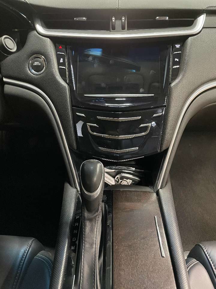 2019 Cadillac Platinum 6 Door Limousine 1690463650985