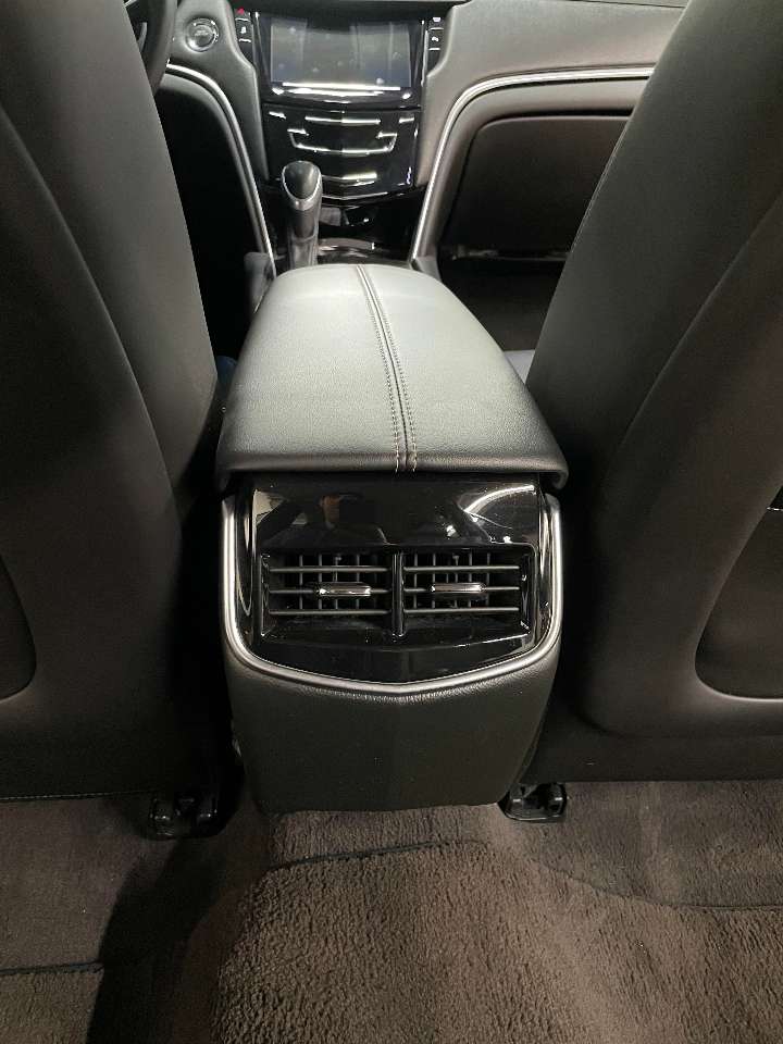 2019 Cadillac Platinum 6 Door Limousine 1690463651001