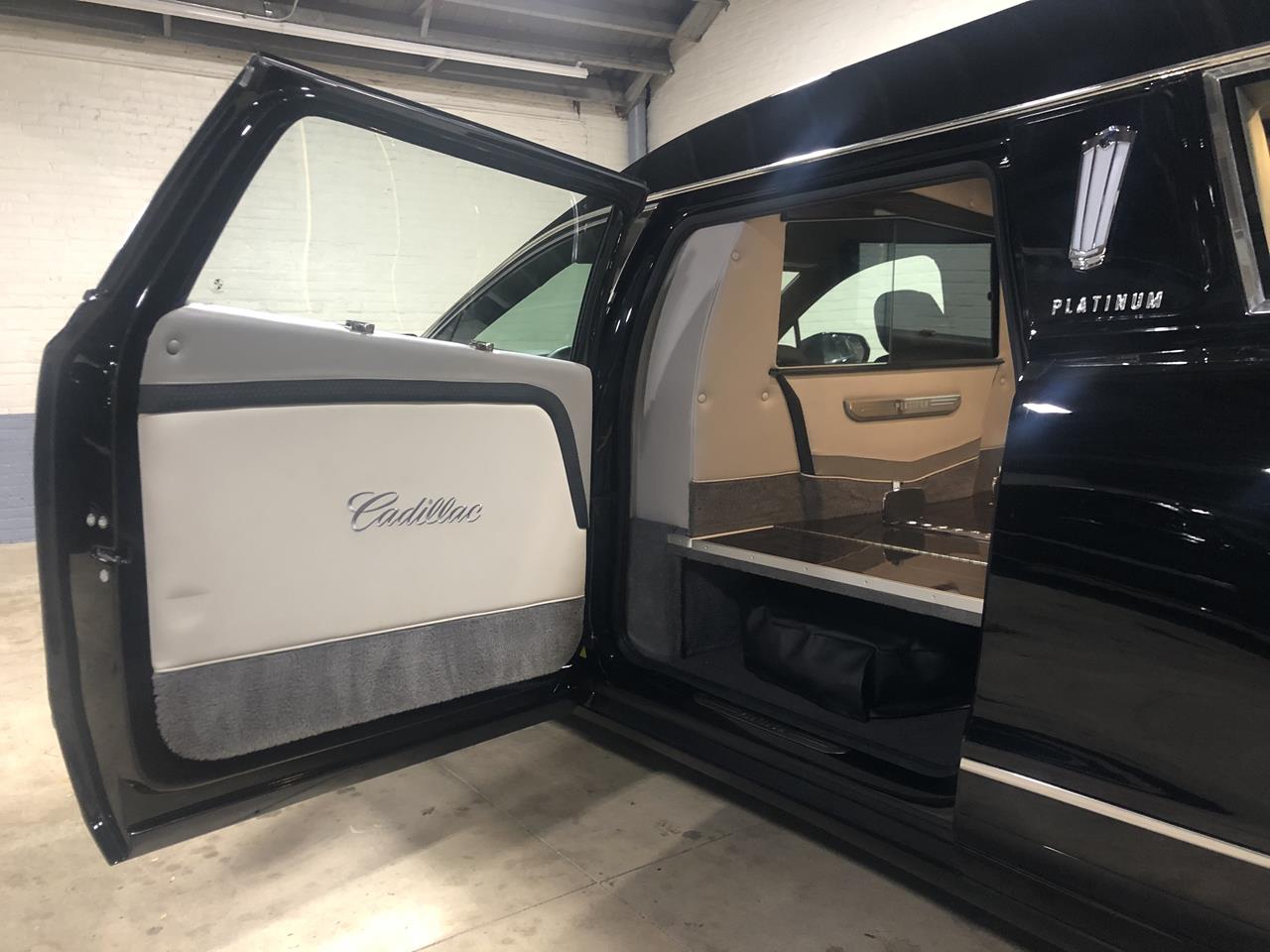 2020 Cadillac Platinum Phoenix C Hearse 1122 6