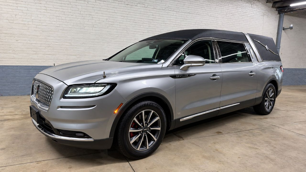 2021 Lincoln MK Legacy Hearse 1790428028583
