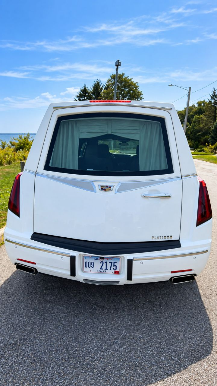 2022 Cadillac Platinum Phoenix Hearse 1789646918872