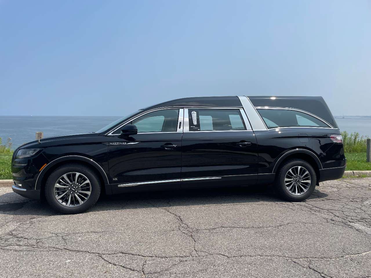 2023 Lincoln MK Grand Legacy Limited Hearse 1690462518759