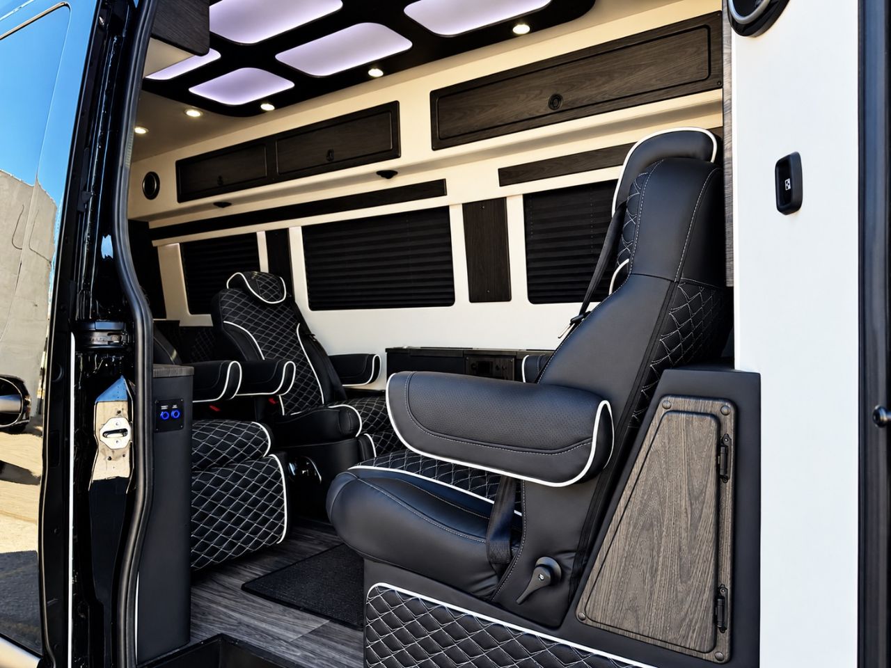 2026 Mercedes Benz OGV V Drive Jet Van Limousine 1792687104323